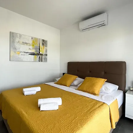 Feriehus Ela Zadar *