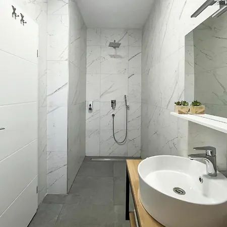 Ela Zadar Feriehus *
